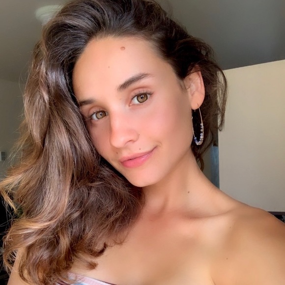 Meet your Posher, Amanda - Picture 1 of 1